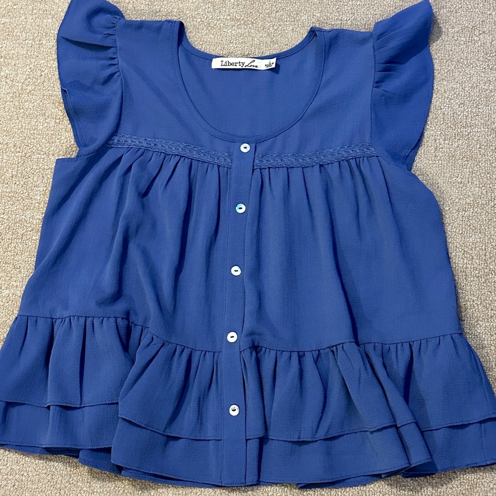 Liberty Love Ruffle Top Juniors L - Tiered / Buttons - concert photo date shirt